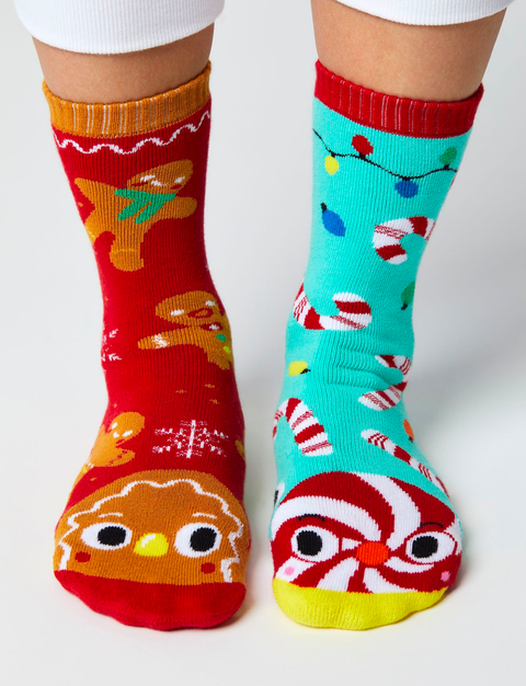 ADULT GINGERBREAD & CANDY CANE CHRISTMAS SOCKS